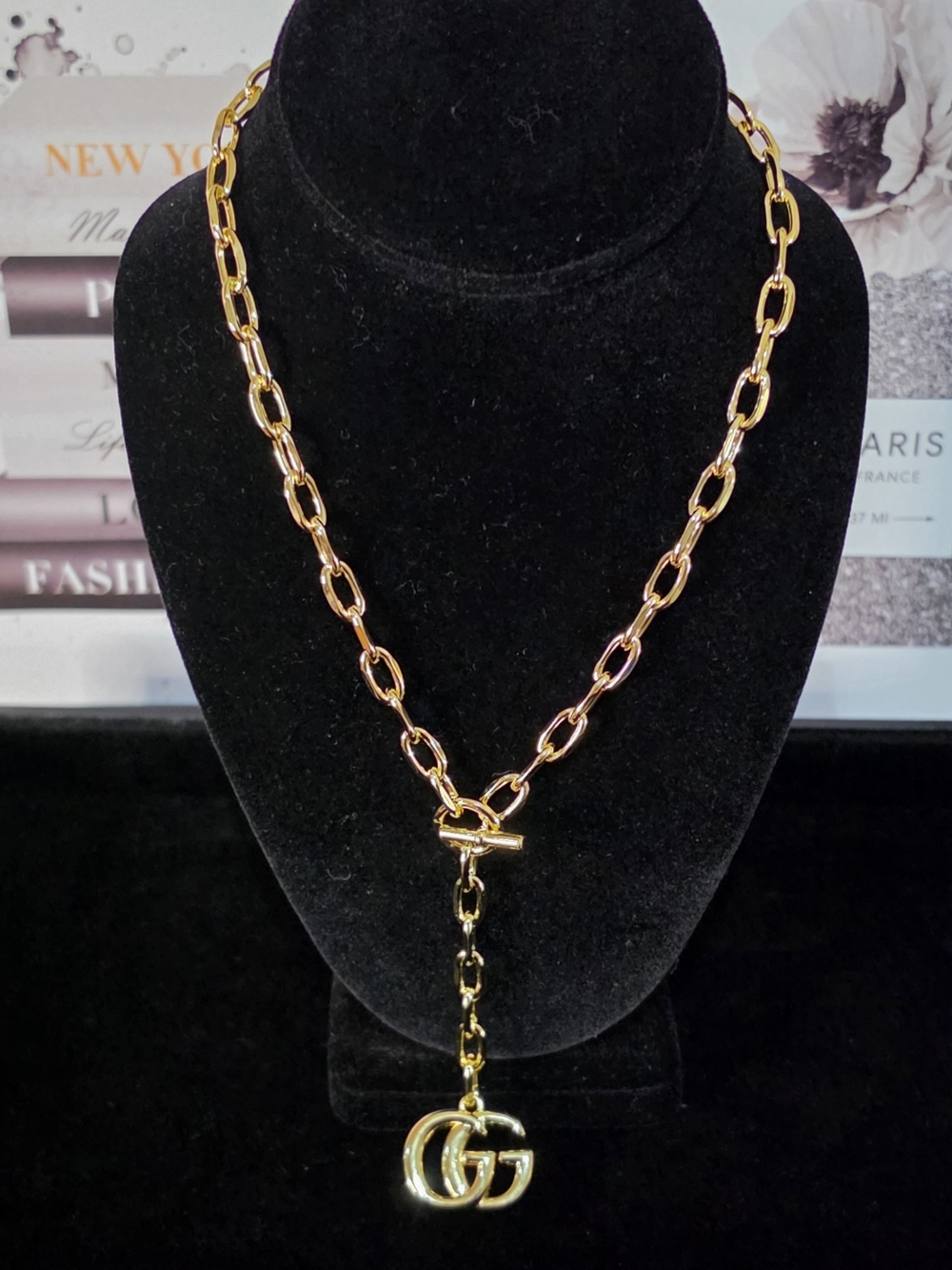 Gold Pendant Chain Necklace